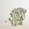 幼児男の子の女の子半袖Tシャツスーパーかわいいカワイイ犬の漫画パターンルーズTシャツグリーングレーの赤ん坊の服210619