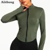 langarm-taillierte workout-tops