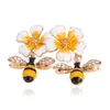 Pins, broscher Fiazia Collection Enamel Pins Cartoon Animals Bee Flowers Lapel Pin Custom Badges Gift för Kids Girl