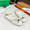 Sandalias de mujer Tacón plano grueso Pescador Zapatos de gladiador genuinos Cuero clásico Medio arrastre 3D Diseñador casual Zapatillas con letras Chanclas Diapositivas