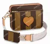 L مصممي Luxuryers Trio Messenger Bags 45 من ثلاثة قطع من ثلاث قطع 965 حقيبة البريد الرمادي يسلط الضوء على خطوط تصميم الفسيفساء متعدد الوظائف