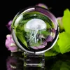 Articles de nouveauté 60mm 3D Méduse Boule de cristal gravé au laser Sphère miniature Globe en verre Présentoir Décoration de la maison Accessoires247B