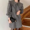 Korea våren söta ruffles docka krage retro klänning kvinnlig lös puff ärm plaid mini vestido vintage a-line 210508