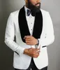 Nieuwe Groomsmen Roze Patroon en Zwarte Bruidegom Tuxedos Sjaal Revers Mannen Pakken 2 stuks Bruiloft Bruidegom (jas + Broek + Strikje)