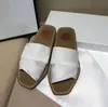 2021 Mais novo Branded Luxury Designer Sandálias Slipper Cross Woven Chinelos Romanos Sapatos Imprimir Slide Slide Verão Amplo Plano Lista de Lona Latícula Tecido De Couro Ao Ar Livre Sola