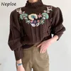 Coreano trabajo pesado flor bordado suéter de punto mujeres o cuello jersey linterna manga larga pull femme invierno sueter 210422