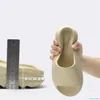Diapositives femmes 2021 pantoufles en caoutchouc d'été pour femmes doux à l'extérieur hommes pantoufle plage femmes chaussures femmes sandales de luxe Y1120