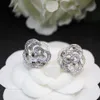 Stud Nuevo patrón Pendientes huecos con diamante Camellia Shining S925 Joyería de lujo de moda de plata esterlina LOVE R230619