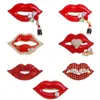 Pins, Broşlar 1 ADET Kadınlar için Kırmızı Renk Rhinestone Dudaklar Seksi Ağız Broş Pin Shining Moda Takı Hediye