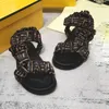 2022 Luxe Designer Vrouwen Sandalen Satijnen Letters Vouw Bloem Klassieke Mode Casual Schoenen Strand Platte Bodem Sandalen Dikke Bodem Leisure vakantie Schoenen Grote Maat 43