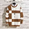 Colorblock Patchwork Maglione lavorato a maglia Uomo Contrasto Giuntura calda Maglioni casual spessi Geometria Cappotti uomo oversize stile coreano 210524