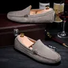 Hombre Nuevo Slip-On Transpirable Casual Zapato Masculino Cuero Cómodo Moda Mocasines Hombre Zapatilla de deporte Zapato plano de conducción