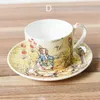 Wysokiej jakości Chiny Kości Coffee Cup and Saucer Angielski Popołudniowy Zestaw Herbaty Red Tea Cup Desery Prezent Pomysły 210611