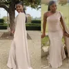 2021 Robes de soirée africaines portent une sirène nue champagne une épaule avec cape formelle robes de bal robe de demoiselle d'honneur plus la taille balayage train élastique satin