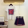 Summer Women Europe Style Krótkie Rękawy T-Shirt + Spódnica 2 Sztuk Zestawy Moda Kobiet Garnitury A1254 210428