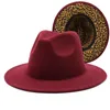 Fedoras الإناث الذكور ليوبارد شعرت فيدورا قبعة للنساء الرجال واسعة بريم القبعات امرأة رجل الجاز بنما قبعة السيدات الخريف الشتاء قبعات بالجملة