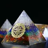 Seven Chakra Organe Jewelry Pyramid 세트 조각 화려한 크리스탈 스톤 수지 칩 층 생명의 꽃 치유