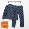 2021 Mens Tracksuits 패션 격자 무늬 프린트 자켓 + 청바지 2pic 정장 멋진 힙합 여성 Jeanswears 고품질 지퍼 오버올 Jeanswear