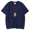 Modestijl mannelijke t -shirts oversized comfortabele T -shirts hand houd de rozenbloemprint tops vaste mouw T -shirt Men Y0809