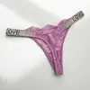 Sexiga Kvinnor Underkläder Rhinestone Letter Thongs Lace Transparent T Tillbaka för kvinnlig Låg Rise Soft Ladies Panties Black Underkläder Y0823