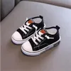 Kızlar Sneakers Yumuşak Sole Boys 'Rahat Ayakkabılar 2022 İlkbahar Sonbahar Yeni Düşük Yardım Çocuk Tuval Ayakkabıları Kaymaz Ayakkabı Moda Öğrencileri Sneakers 21-32