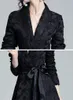 Sfilata Fashion Designer Winter Jacquard Women Long Trench Coat con cintura Giacca a vento da donna Soprabito Abbigliamento coreano 210518
