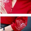 Koreańskie kobiety jedwabne koszulki satynowe bluzki haft druk bluzka s kobieta V-Neck topy plus rozmiar kwiatowy 210427