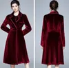 Женское пальто зимние взлетно-посадочные полосы женские винтажные совокупные воротник обертки черный бархат толщиной теплый длинный траншеи для пальто 211021