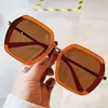 Okulary przeciwsłoneczne Vintage Nieregularne Plac Dla Kobiet Moda Marka Pomarańczowa Herbata Gradient Gradient Okulary Kobiet Eleganckie UV400 Okulary