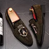 Britse mode puntige neus borduurwerk strass platte schoenen ontwerper lente herfst mannelijke trouwjurk schoolfeest homecoming lichte zool kussen loafers X83