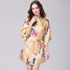 Silk Satin Bröllop Brud Bridesmaid Robe Blommig Badrock Kort Kimono Night Bath Fashion Dressing Gown for Women 210518