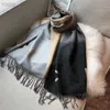 Bufanda de las mujeres Diseñador Bufandas de cachemira para mujer de lujo de punto Pashmina bufandas de seda gradiente invierno para hombre mantener letras calientes otoño chal Ha8321376