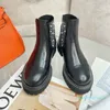 Projektant-zimowe damskie krótkie buty łańcuchowe buty w stylu koreańskim Chelsea Boot Fashion kostki wsuwane na butach oddychające grube dno Shose