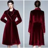 Kvinnors kappa Vinterbanan Designer Kvinnor Vintage Notched Collar Wrap Svart Velvet Tjock Varm Lång Trench Coat Outwear 210520