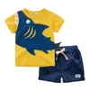 Binuduckling Fashion Summer Toddler Baby Boys Kid Kläder Ställ Shark Skriv ut Kortärmad T-shirt + Shorts Bomull Barnkläder X0802