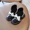 Stivali Scarpe per bambini in maglia alla caviglia Slip-on Girl con fiocco a pois 2021 Baby Child Punta tonda Uniforme scolastica Scarpa nera 21-36