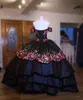 2022 Vintage Black Mexican Quinceanera Vestidos Doce 16 Vestido Charro Flor Bordado Cetim fora dos vestidos de festa do ombro