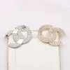 Złoto Srebro C Luksusowy Projekt Diament Broszka Kobiety Kryształ Rhinestone Litery Broszki Garnitur Pin Moda Biżuteria Odzież Dekoracja Wysokiej Jakości Akcesoria