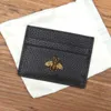 Großhandel Kreditkartenetui Echtes Leder Brieftasche Biene Buchstaben Passhülle ID Business-Tasche Hochwertige Männer Frauen ultradünne Geldbörse