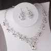 Luxe Zilveren Kleur Kristal Bladeren Bruidssets Barokke Tiara's Kronen Oorbellen Choker Ketting Bruiloft Dubai Sieraden Set8899773