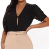 Casual One-Pieces BodySuits Sexig V Neck Knitted Sommar Slim Puff Sleeves Kort överpresterande Kvinna Solid Färg Kvinnors Jumpsuits Rompers