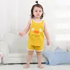 Conjunto de roupas de bebê sem mangas desenhos animados colete top + shorts 2pcs / set esporte roupas meninos ternos M3535