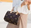 Luxurys 디자이너 패션 여성 메신저 가방 어깨 가방 레이디 토트 가죽 핸드백 빠른 어깨 끈 지갑