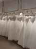 Vestidos de dama de honra branco puro chiffon ombro de fora apliques de renda até o chão dama de honra vestidos de noite vestido de festa de casamento personalizado