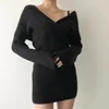 V vestido de camisola de pescoço para mulheres sólidas cintura alta estilo feminino femme robe sexy coreano bodycon vestido 19355 210415