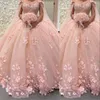 2022 Romantisk Rosa 3D Blommor Blommor Bollklänning Quinceanera Prom Klänningar med Cape Wrap Caftan Sexig Crystal Beaded Lace Lång Sweet 16 Dress Vestidos 15 Anos Plus Storlek