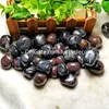 Garnet em Flashy Arfvedsonite Crystal Rocks Tumbled Stones Artesanato Polido 20-30mm Irreuglar Natural Fogos-de-artifício Gemstone Potência Pessoal Astrophyllite Stone 1000g