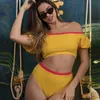 bikini de mosaico amarillo