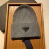 Designers Triangle Badge Beanies Adults High Quality Knit Hats Men Women Winter Warm Caps Solid Color Hat 7 Colors