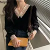Neploe Sping Blusen Frauen Spitze V-ausschnitt Schwarz Shirts Tops Puff Sleeve Samt Elegante Bluse Mode Vintage Blusas Mujer 210422